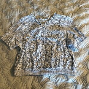 Cropped floral blouse